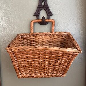 Woven Natural Materials Basket-EUC-Easy to Hang on a Hook